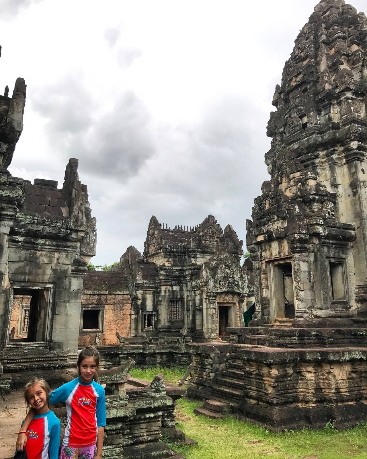 Бенг мелиа — руины атмосферного храма ангкора в камбодже | beng mealea - union.travel