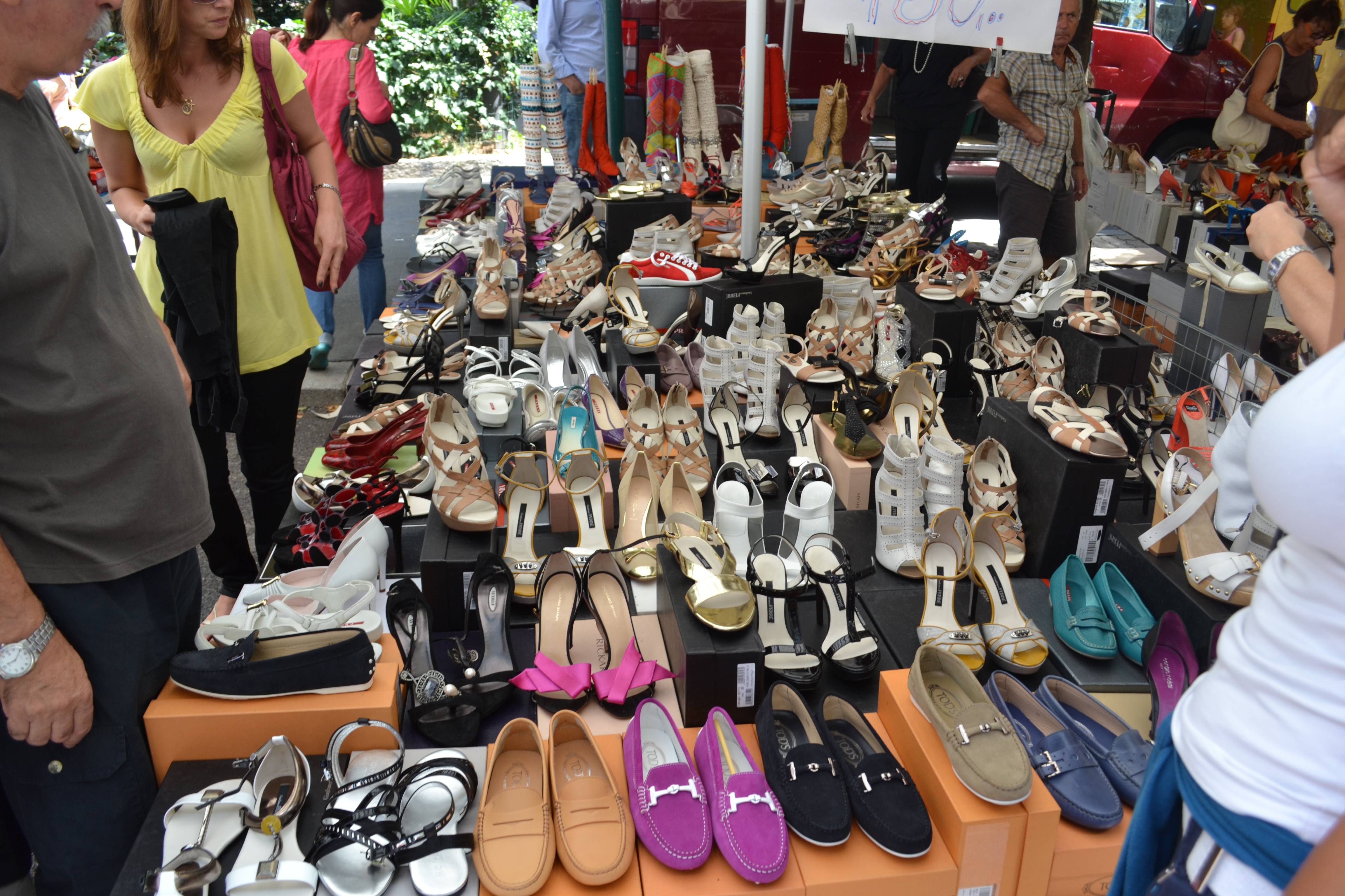 Когда и где самые большие скидки и распродажи в милане