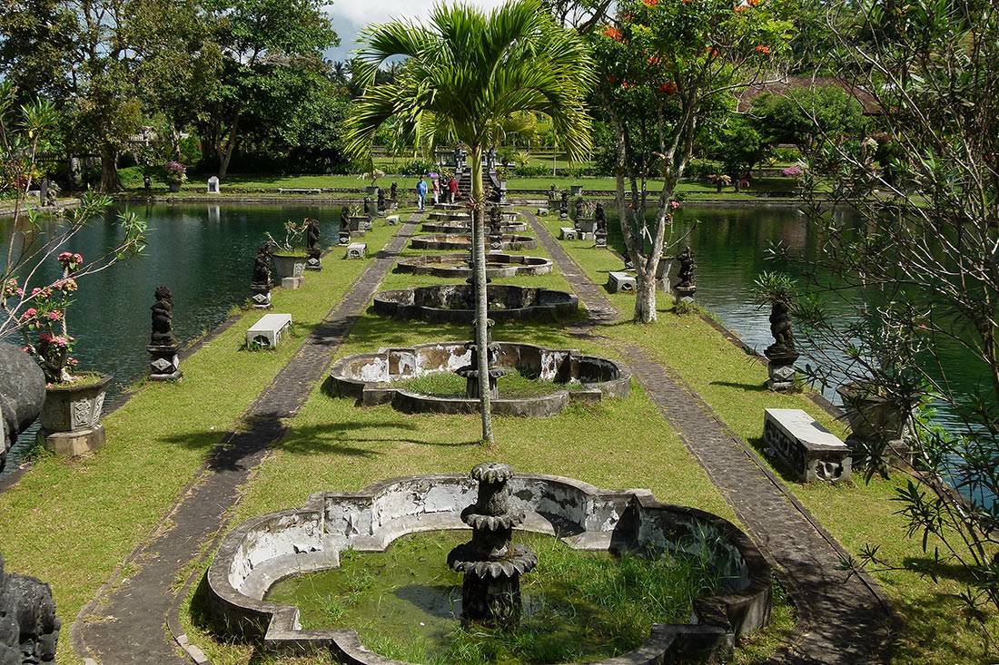 Водные дворцы бали - уджунг и тирта ганга