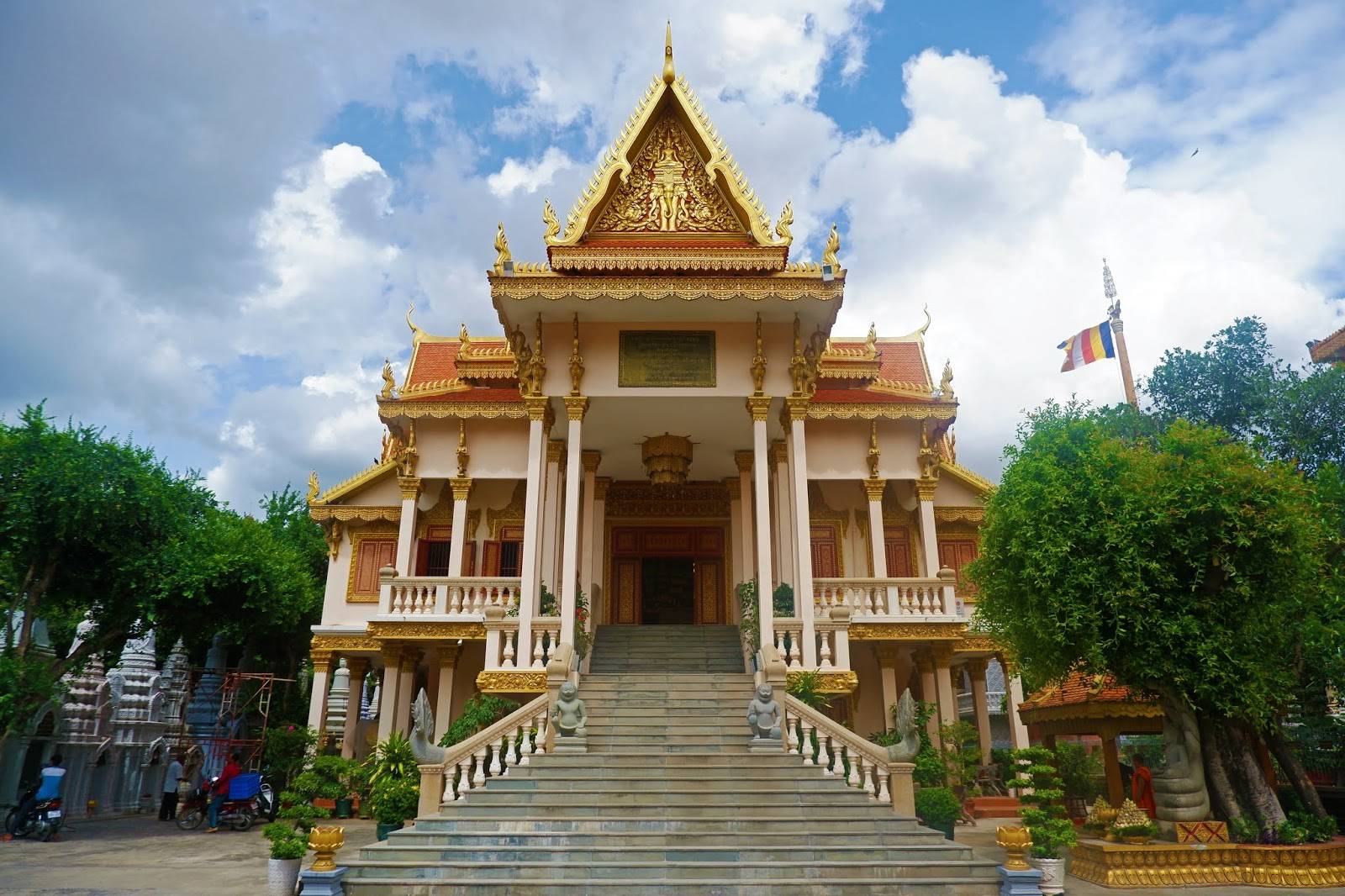 Phnom penh nightlife: 10 enticing clubs to visit on your trip!
widgets magazine