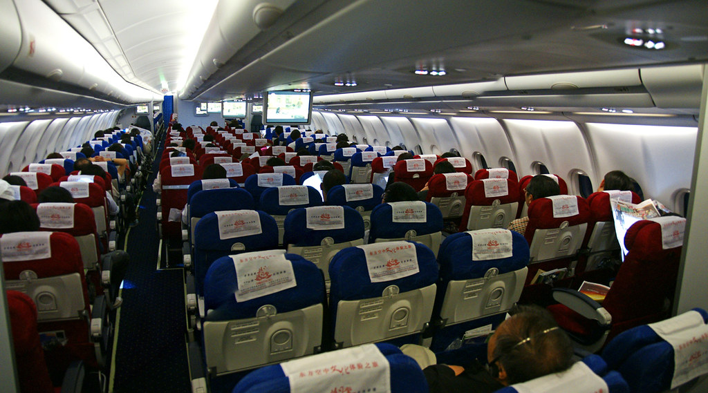 How do i contact china eastern airlines customer service?