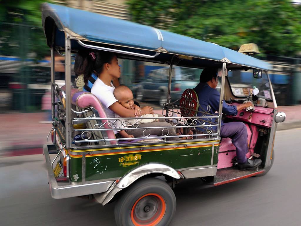 Транспорт на пхукете - такси, тук тук, сонгтео, мотобайк, городские автобусы - 2021