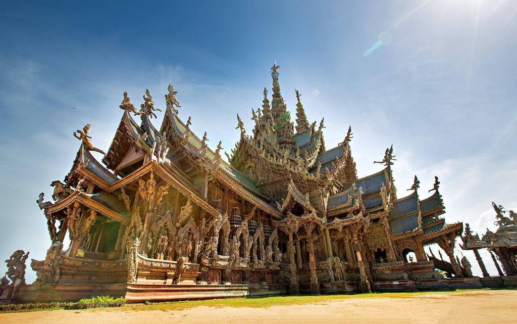 Храм истины в паттайе: самый большой деревянный храм в мире, куда приходят за исполнением желаний