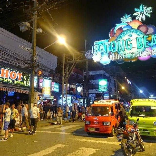 Бангла роуд, пхукет: главная улица на карте патонга, как добраться + известные переулки, популярные бары и ночные клубы