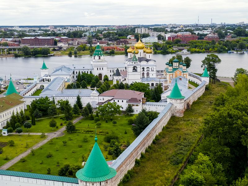 Высокого кострома. Кострома достопримечательности экскурсии. Кострома обзорная экскурсия по городу. Экскурсии по Костроме. Обзорная экскурсия по Костроме.