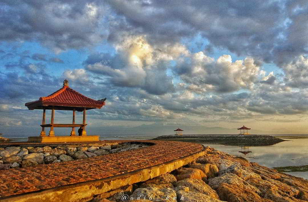 Санур – популярный пляж и курорт на бали