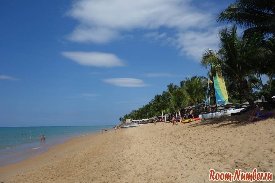 Пляж банг нианг в као лаке