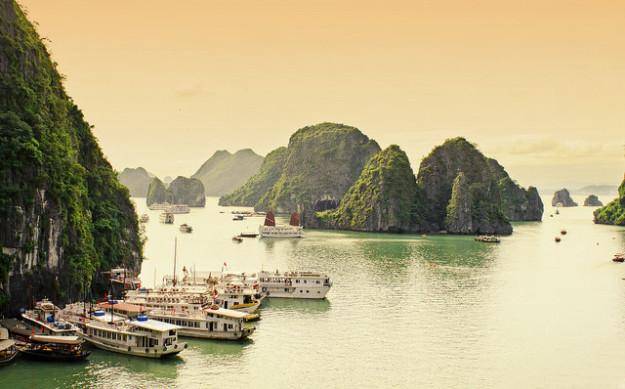 Бухта халонг - уникальная достопримечательность вьетнама