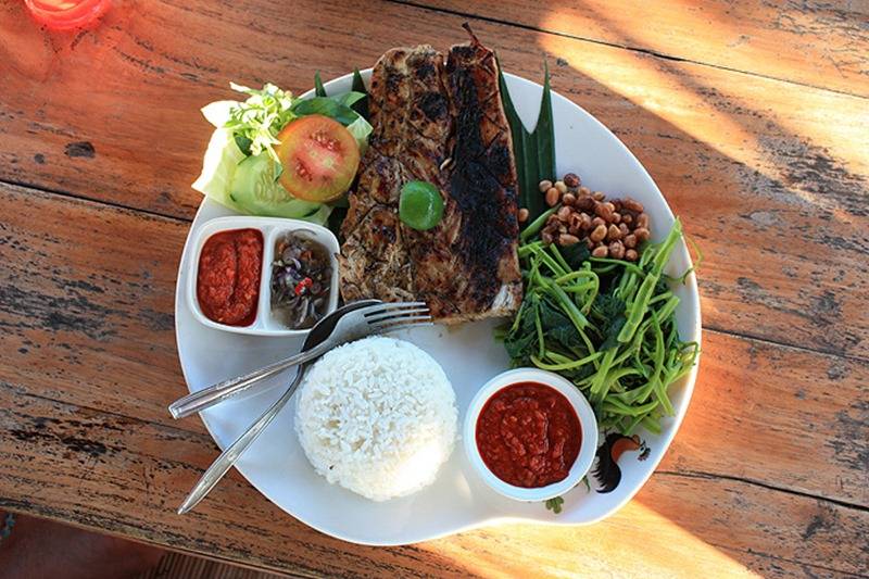 Что попробовать на бали из еды: топ-10 блюд индонезийской кухни