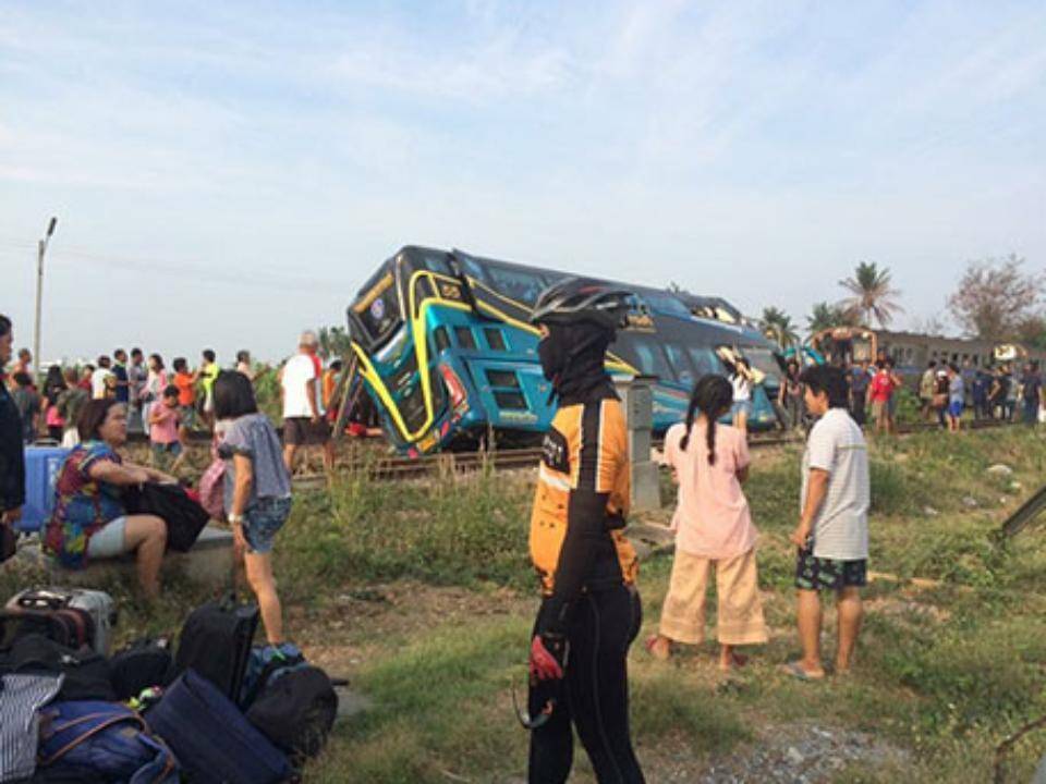 Автобус с туристами в тайланде - всё о тайланде