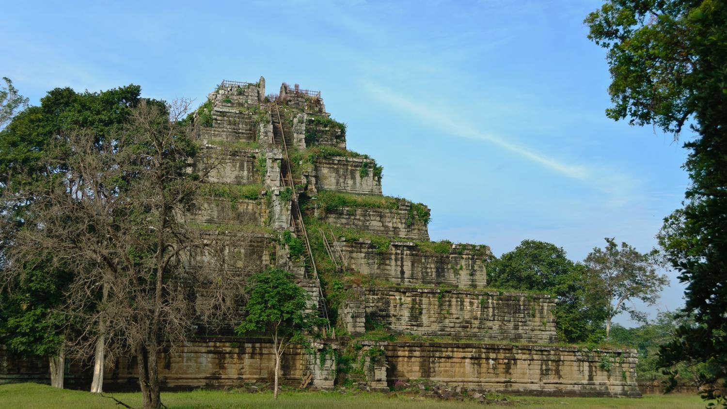 Храмовый комплекс кох кер (koh ker group temples) описание и фото - камбоджа : сиемрип