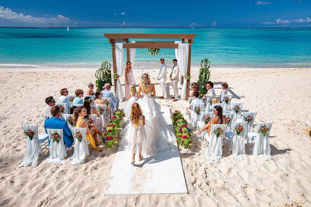 Свадьба на мальдивах: церемония, свадебный тур, фотосессия, стоимость