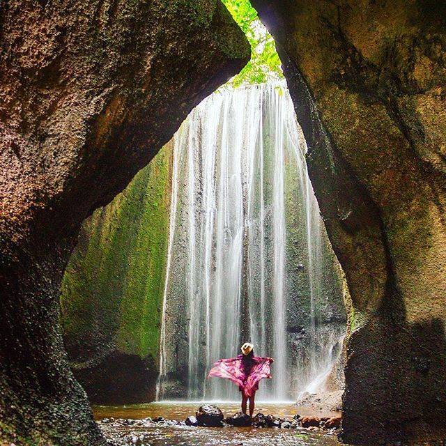 Водопад тукад чепунг (tukad cepung waterfall)
