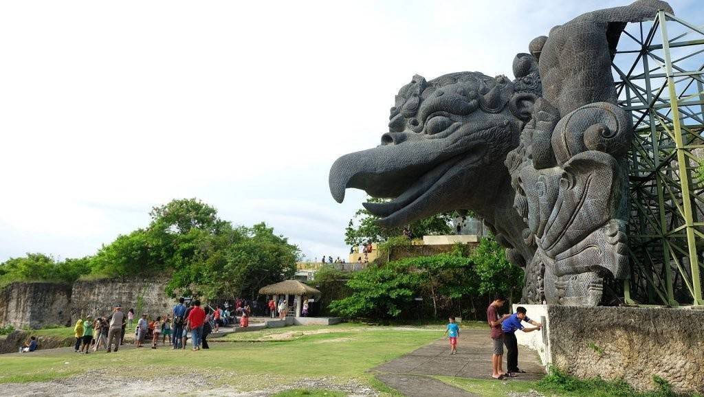 Парк культуры гаруда вишну кенчана - garuda wisnu kencana cultural park