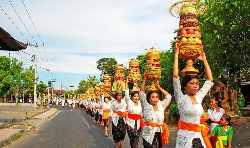 Галунган - балийский праздник победы добра над злом - wavehouse
