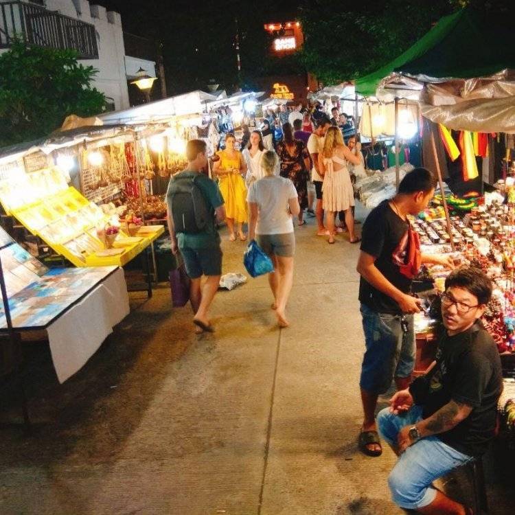 Ночной воскресный рынок на самуи, ламай – типичные сувениры