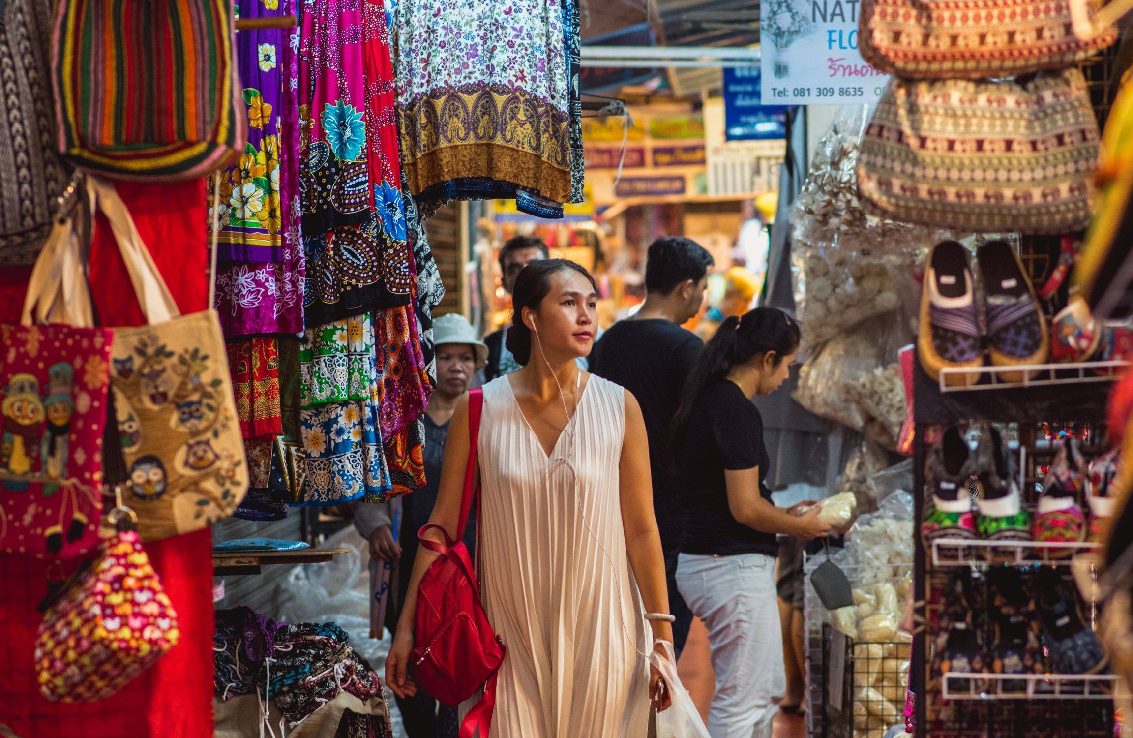 Бангкок одежда. Чатучак Бангкок. Рынок Чатучак в Бангкоке. Рынок одежды. Рынок Тайланда сувениры.