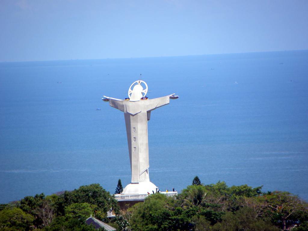 Статуя христа-искупителя