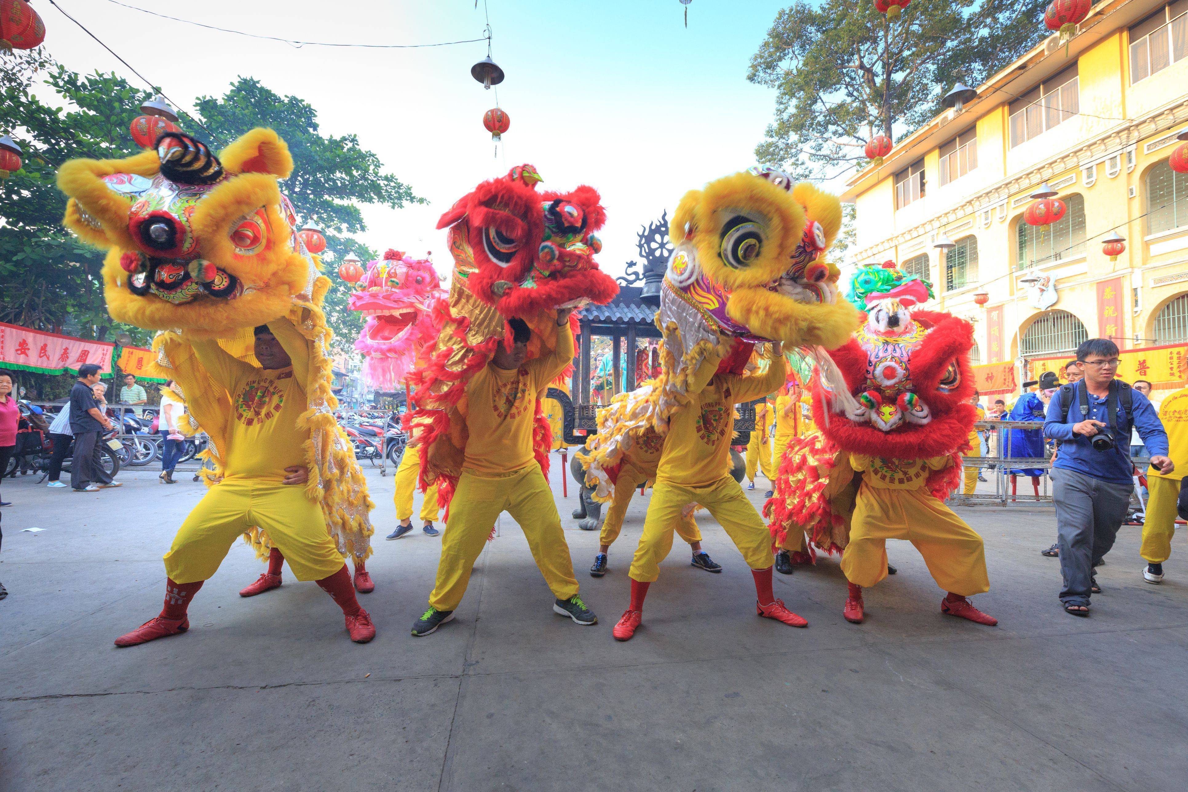 Tet in vietnam: how the vietnamese lunar new year is celebrated